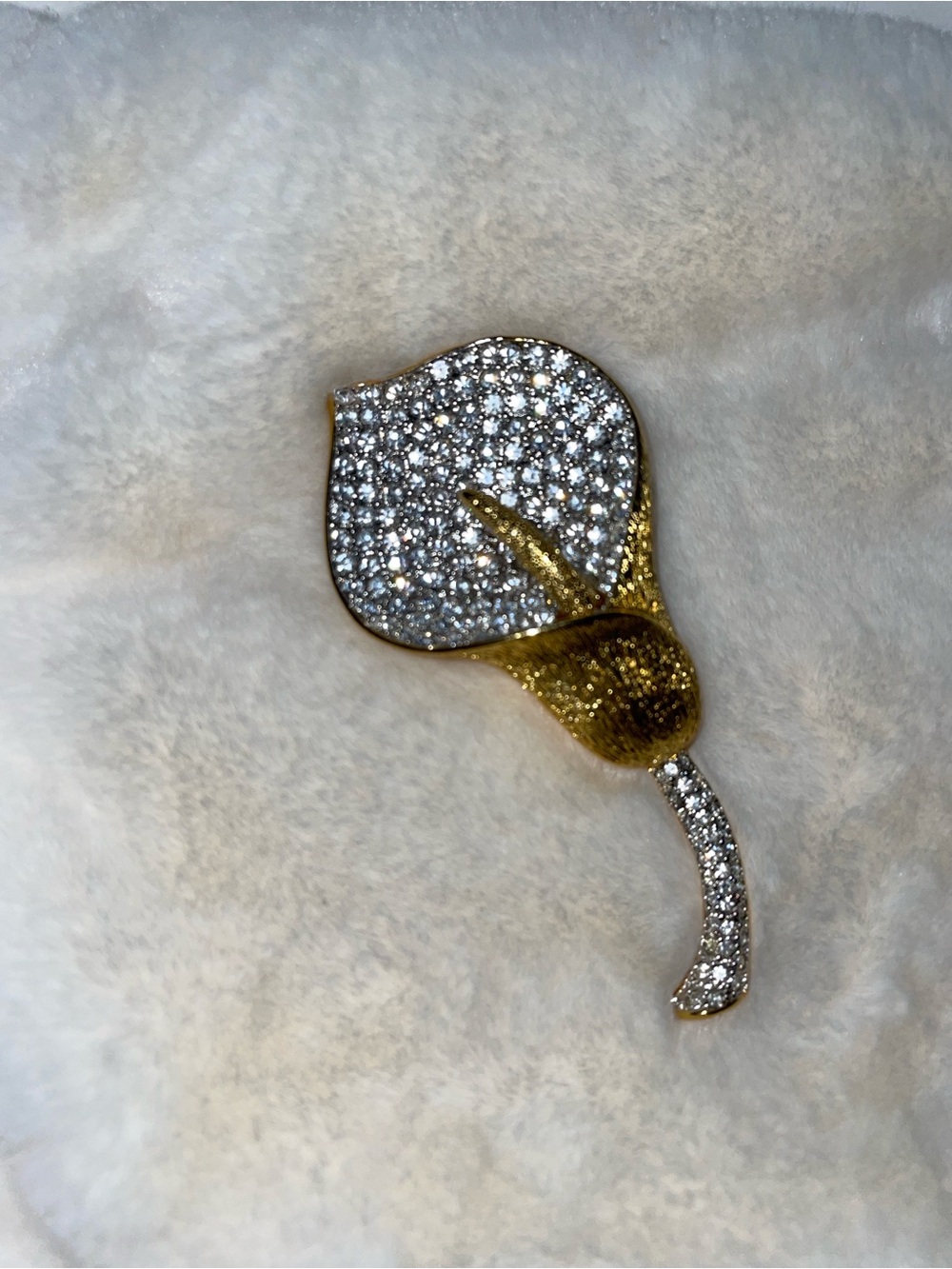 Vintage Nolan Miller Gold & Silver Pavé rhinestones set in a Calla Lily Brooch. - Picture 2 of 6